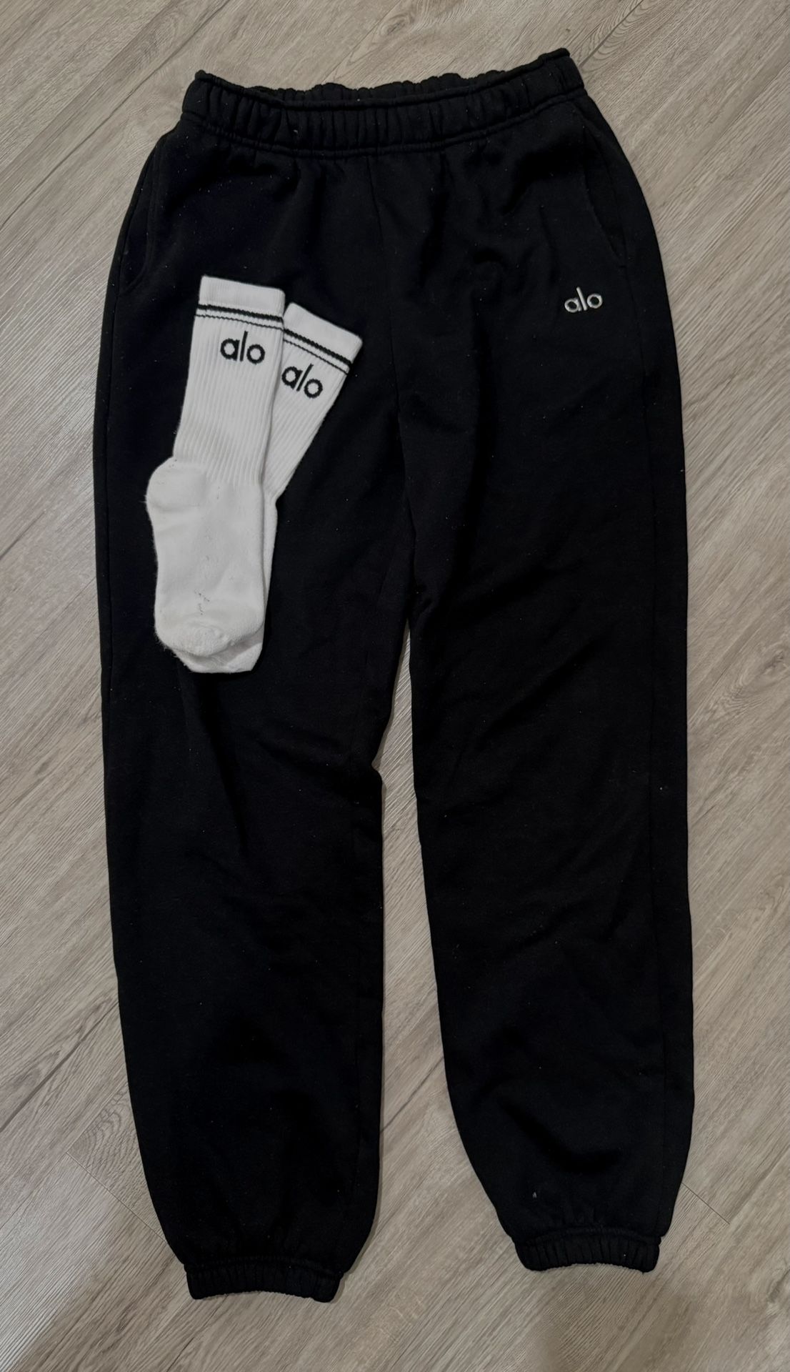 Alo Sweatpants & Socks