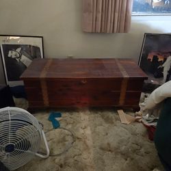 Wood chest