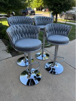 Beautiful barstools set of 4 sleek and comfortable velvet