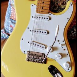 Awesome Stratocaster In Gorgeous Condition And Performing Great Fender Quality Sounds, Best $ Offer Or Trade a US Telecaster +$ To You