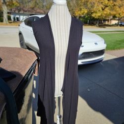 Ladies Lg Black Sleeveless Cardigan. Like New