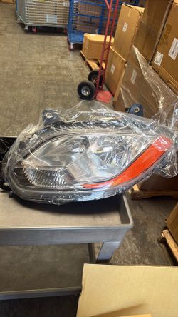 LV-9(contact info removed)-2021 International Harvester LT LT625 Class 8 Trucks Halogen Headlamps(Driver and Passenger Side)