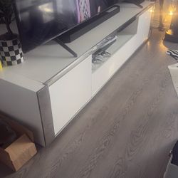 Contemporary TV stand