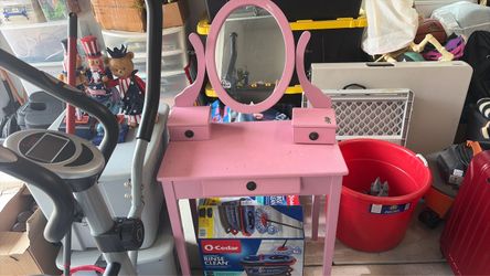 Vanity for girls