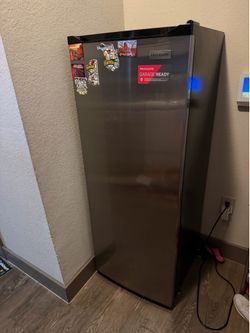 Moving sale! Frigidaire Garage ready 7 cu. ft. Upright Convertible Fridge/Freezer