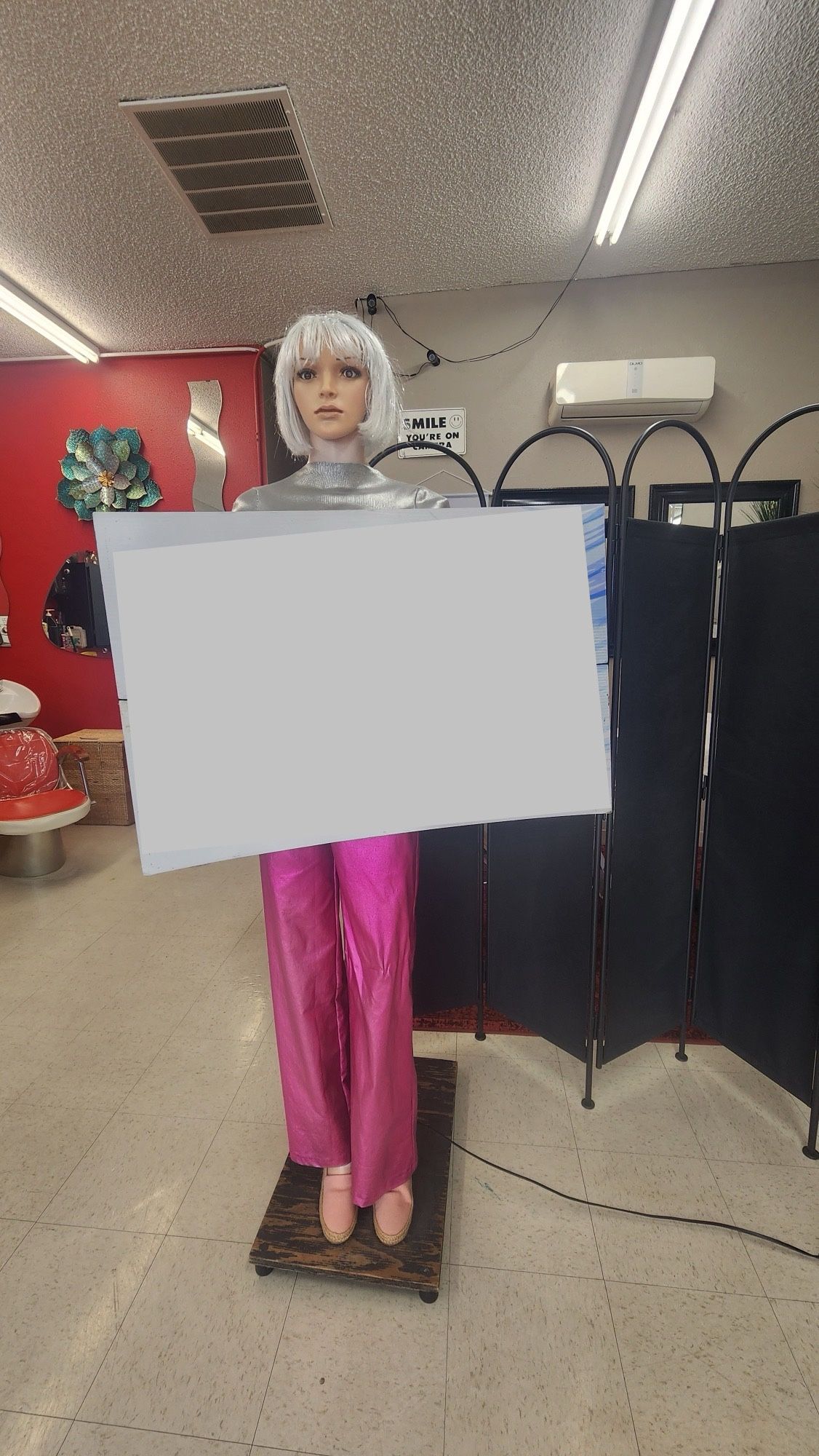 Robotic Moving Mannequin For Business