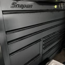 Snap-on Black 55 Inch Tool Box With Power Drawer