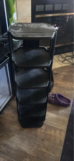Vertical shoe rack