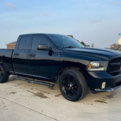 Ram 1500 Quad cab express Hemi 