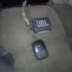 JBL Speaker+Portable Charger