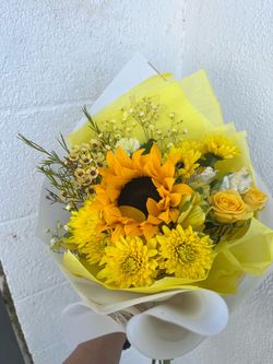 Small yellow bouquet