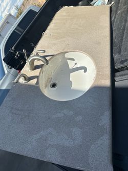 Bathroom sink countertop