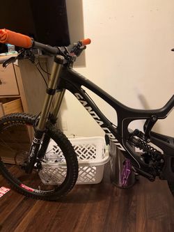 Santa Cruz Full Suspension Mountain Bike