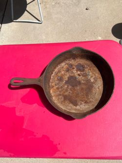 Cast iron pan skillet to recondition or for garden outdoor decoration western art