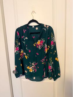 Old navy green flower