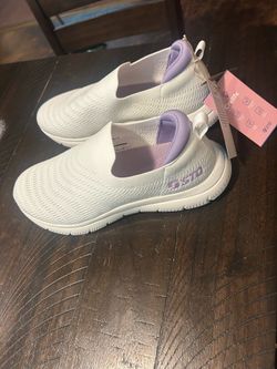 Women’s Running Shoes  Size 8.5- New / Read Below ⬇️