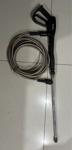 Power washer hose and gun