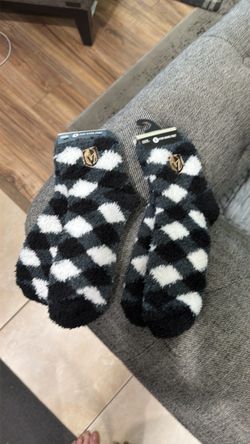 Vegas Golden Knights Fuzzy For Bare Feet Socks – 2 Pack