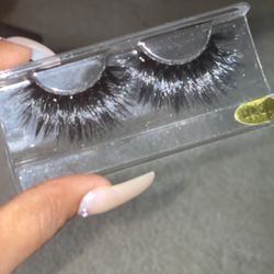 Eyelashes 
