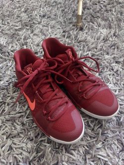 NIKE TENNIS SHOES