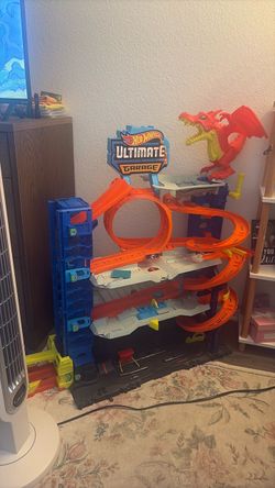 Hot wheels ultimate garage