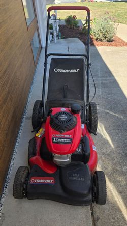 Troy-Bilt 21" Self-Propelled Gas Lawn Mower