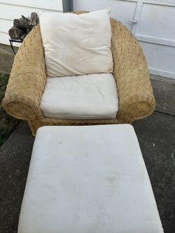 Darron’s Furniture Interior Chair And Ottoman