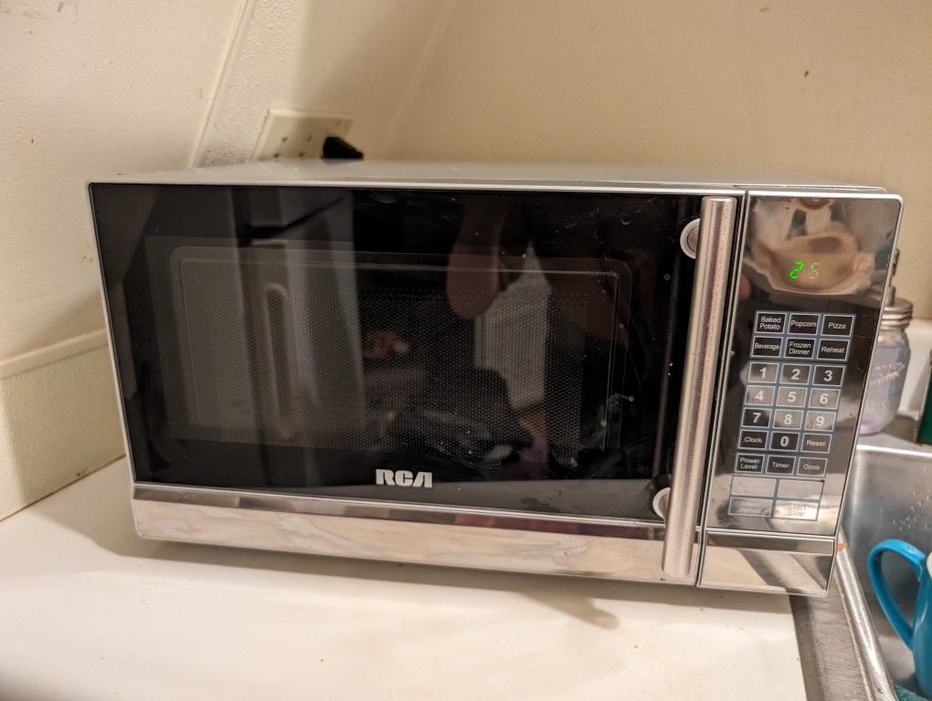1 Year Old RCA Microwave works Perfectly 