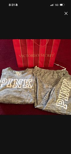 PINK VICTORIA SECRET FLEECE CLASSIC CREW SWEATSHIRT AND FLEECE CAMPUS SWEATPANTS SIZE LARGE NWT Pick up location in the city of Pico Rivera