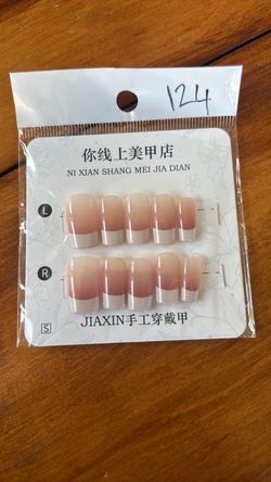 Press on nails