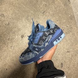 LV TRAINER 100% AUTHENTIC WITH BOX SIZE 5LV 7US MEN