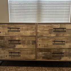 Dresser for Sale – Ashley Furniture 6-Drawer (Large)
