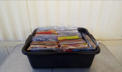 English 45 Records Lot Of 327 Records