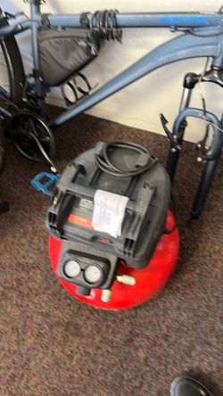 CRAFTSMAN 6-Gallon Pancake Air Compressor (150 PSI) - Works Great