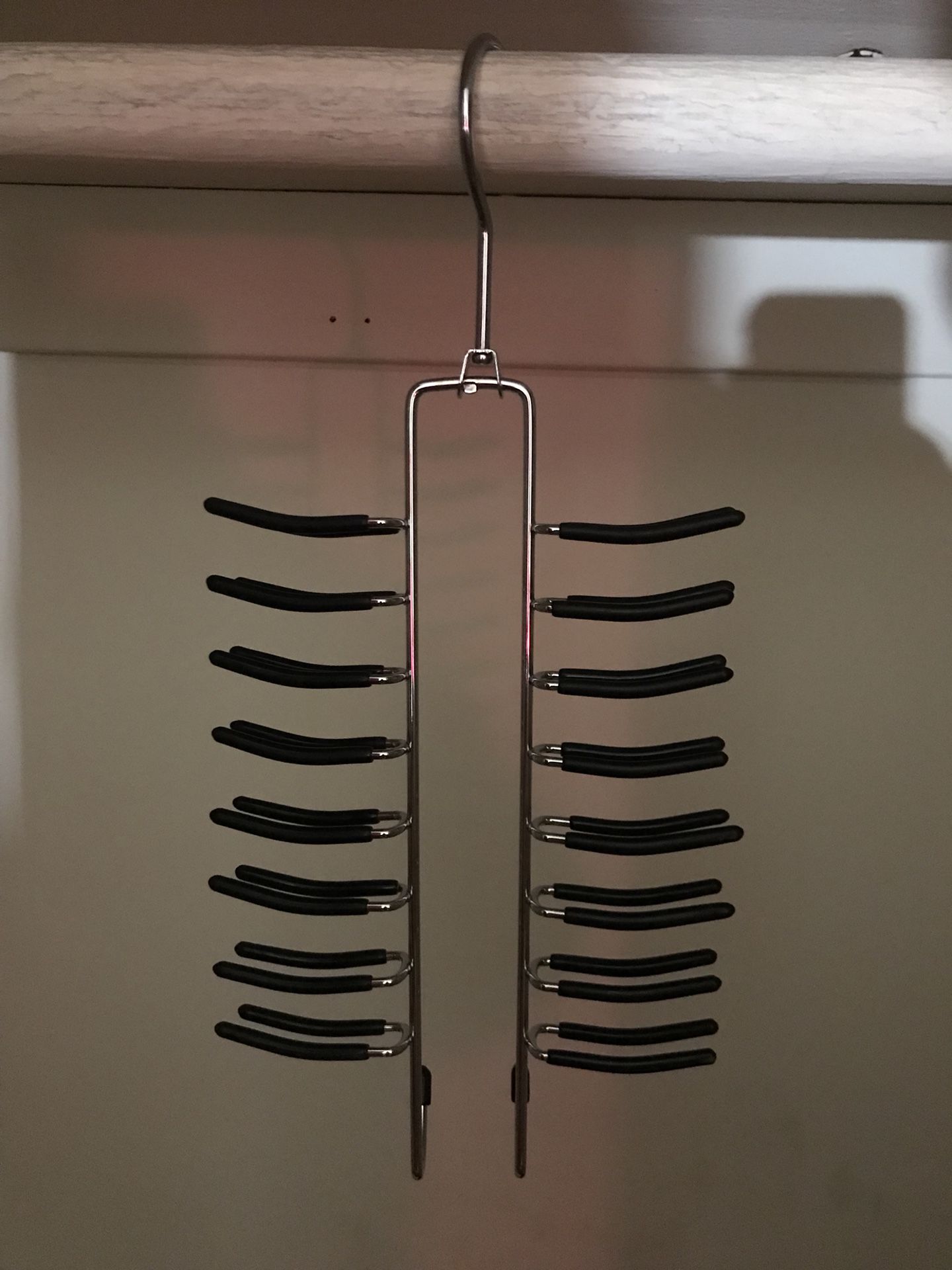 Accessory hanger