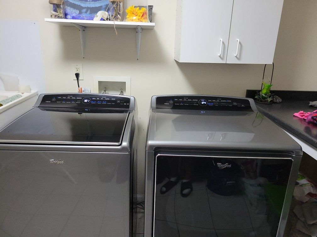 Whirlpool Cabrio Washer 5.3 Cu ft /Dryer 7.4 cu ft Metallic Slate . Great Condition 6 Years old