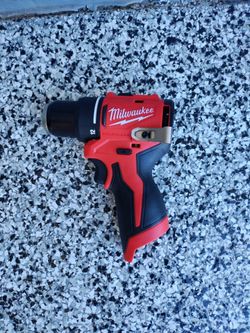 Drill Milwaukee m12 tool only