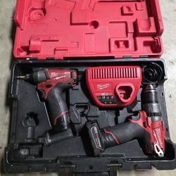 Milwaukee M12 Drill Set