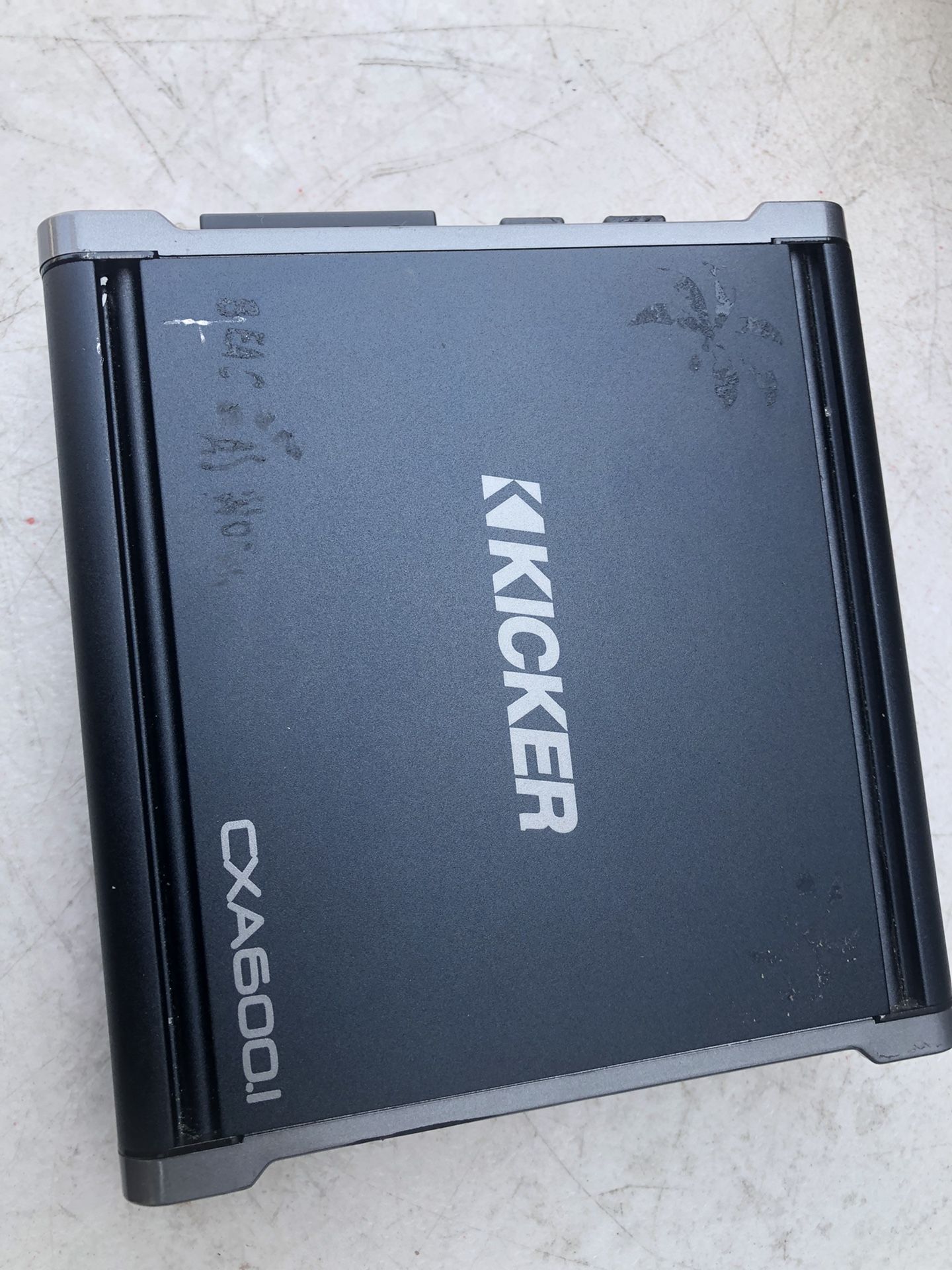 Kicker 43CXA600.1 Mono subwoofer amplifier — 600 watts RMS x 1 at 2 ohms