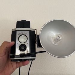Vintage Kodak Brownie Reflex Synchro Model 127 Film Camera with flash.Not Sure It’s Working,good For Decorations 