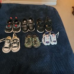  Various toddler shoes.. Hunter rain boots  size 5