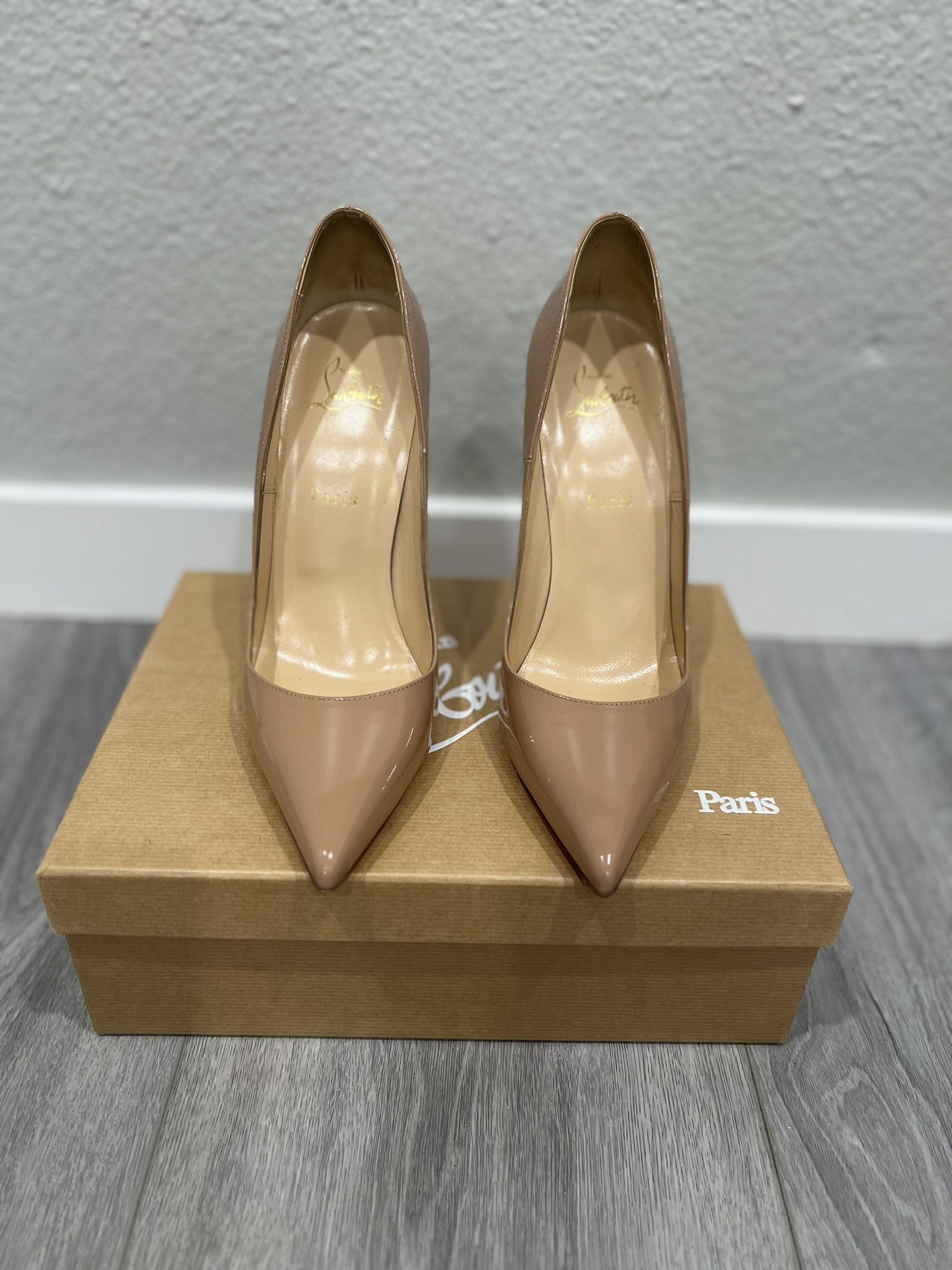 Christian Louboutin So Kate
