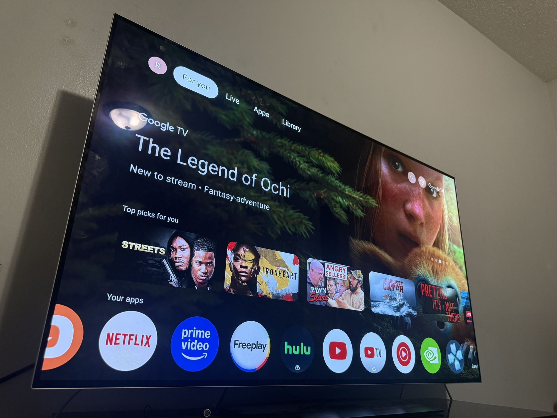 📺 Fully Loaded Streaming TV Box – No Monthly Fees! 🔥