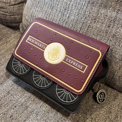 Harry Potter Limited Edition Hogwarts Express Crossbody Purse Handbag!