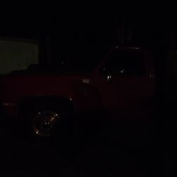 88 Silverado Dump truck. In real good condition.
