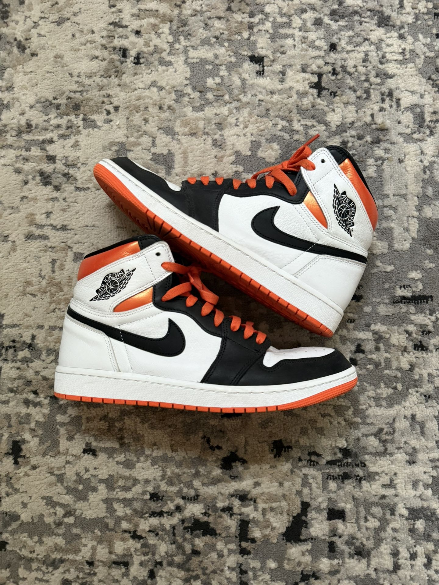 Air Jordan 1 “Electro Orange” 10.5