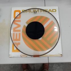 Remo 18" Controlled Sound Black Dot Drum Head