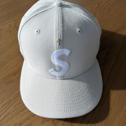 Supreme Gold Cross New Era 7-3/4 