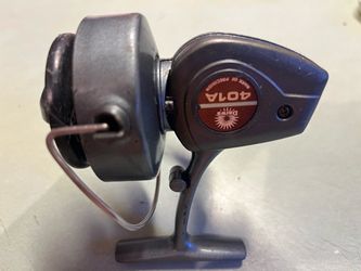 Vintage Dawia 401A fishing reel