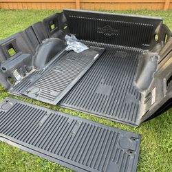 Plastic bedlinder ford f150 2015 & 2018.   5.5ft